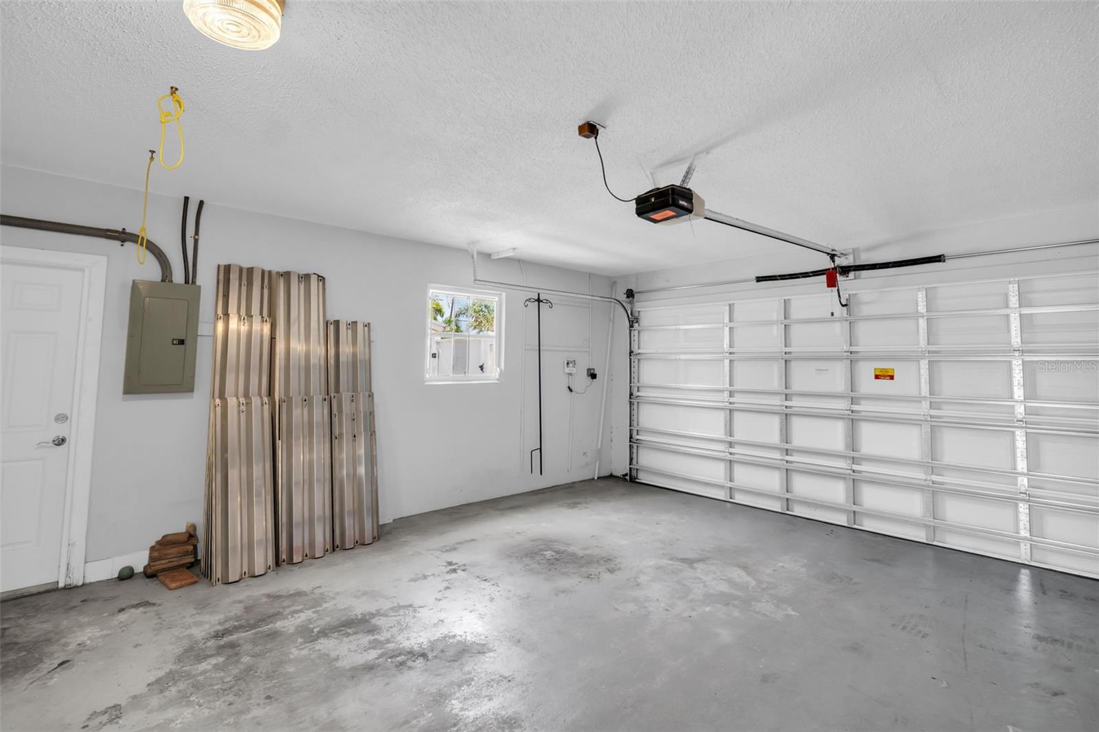 Listing photo id 35 for 4200 49th Avenue S