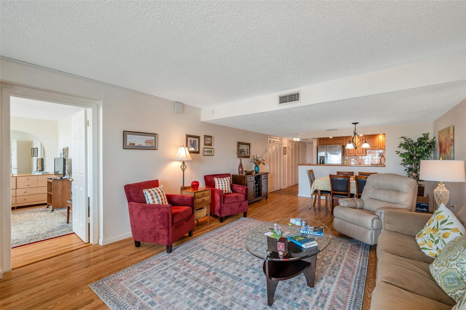Image 10 of 48 For 7600 Sun Island Drive S 407