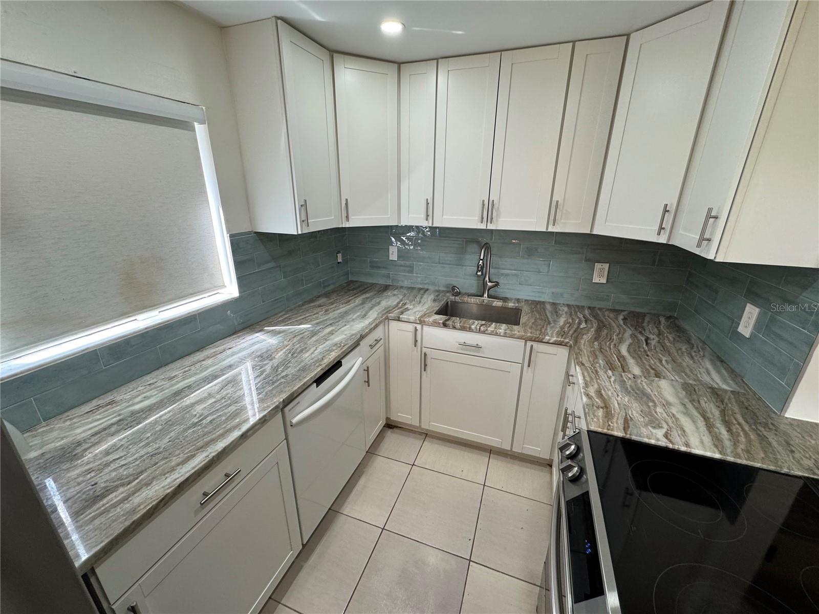 Image 21 of 50 For 3300 Fox Chase Circle N 229