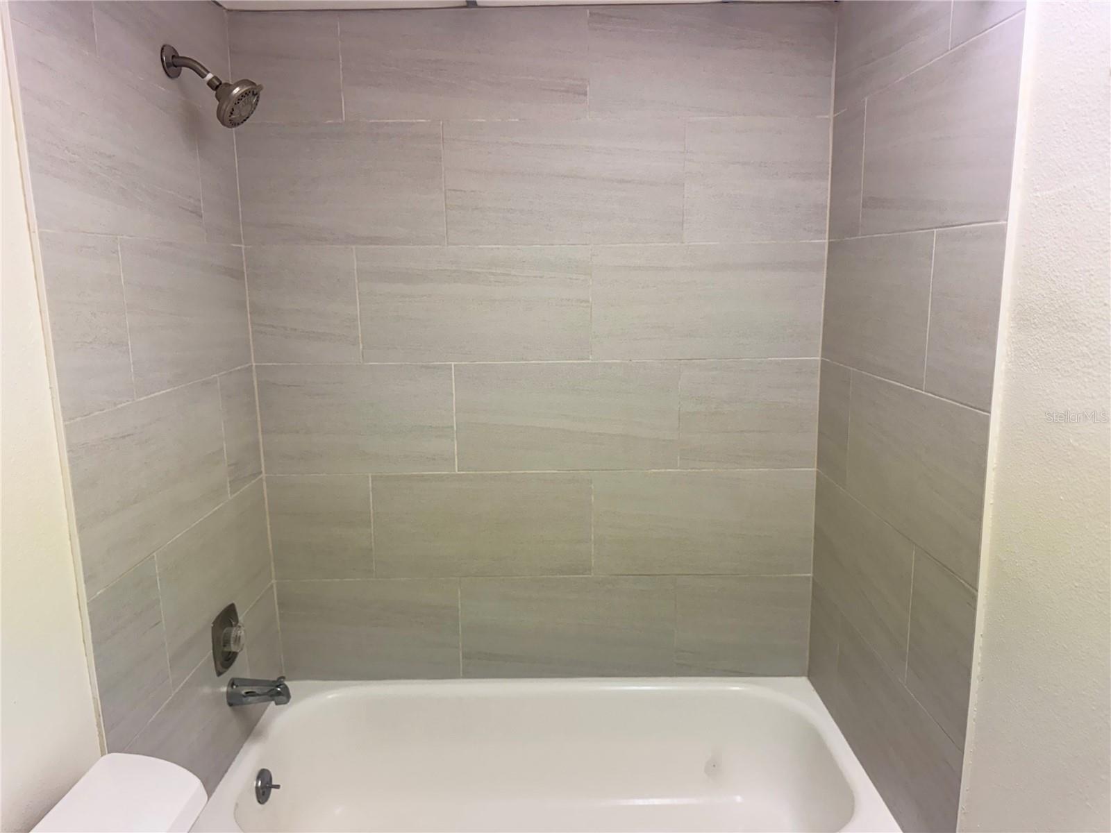 Image 32 of 50 For 3300 Fox Chase Circle N 229