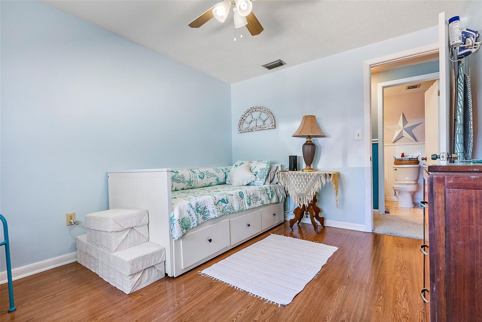 Image 19 of 27 For 11296 90th Avenue