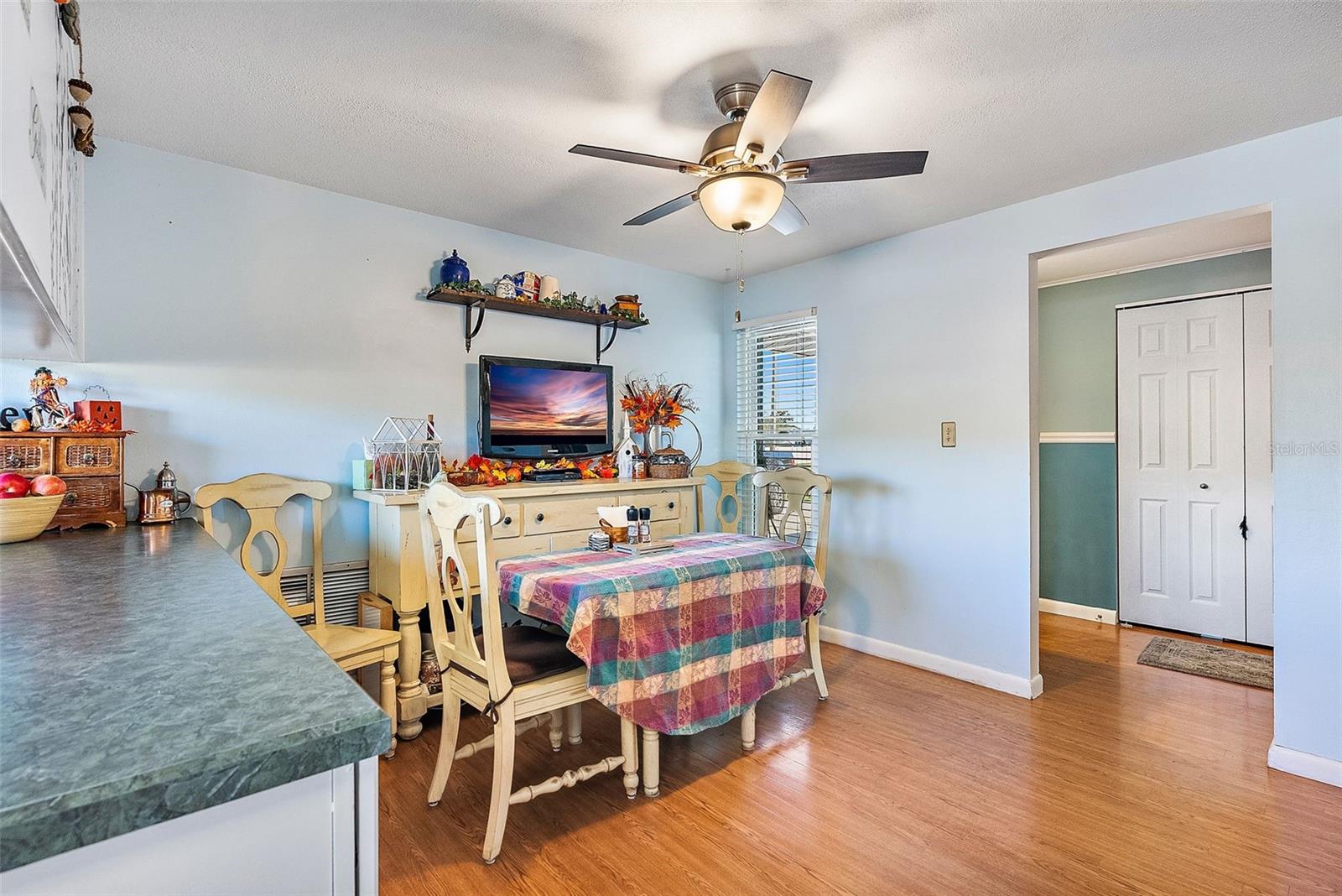 Image 4 of 27 For 11296 90th Avenue