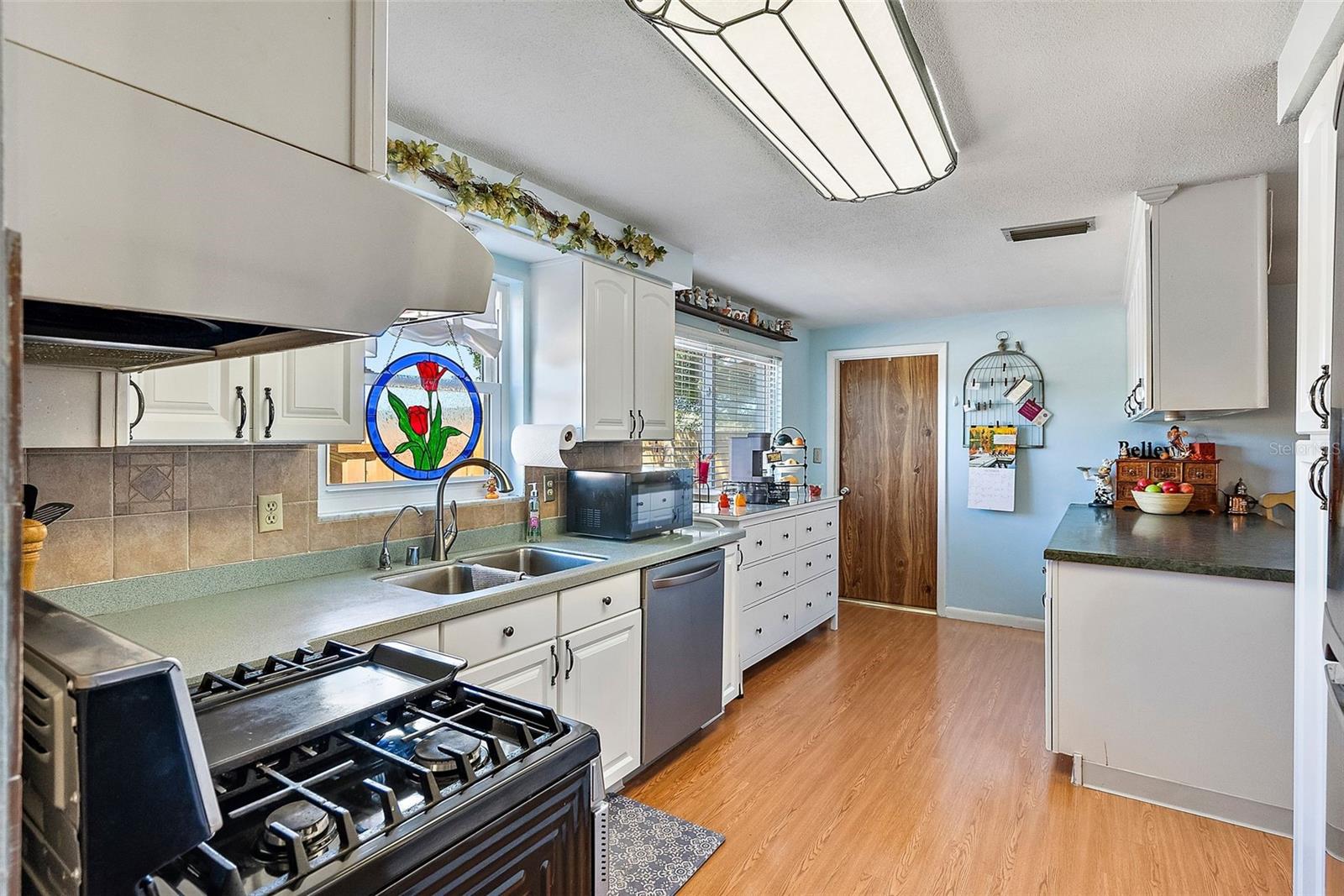 Image 7 of 27 For 11296 90th Avenue