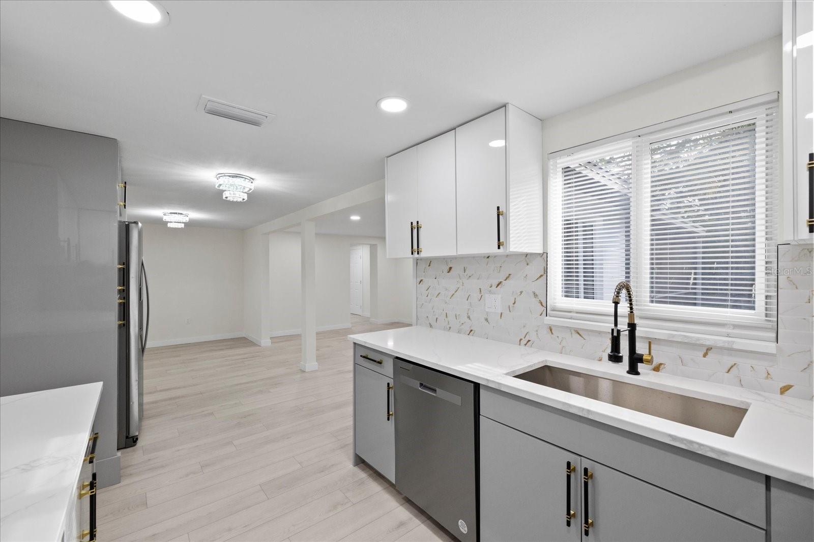 Image 11 of 42 For 15025 Shark Street