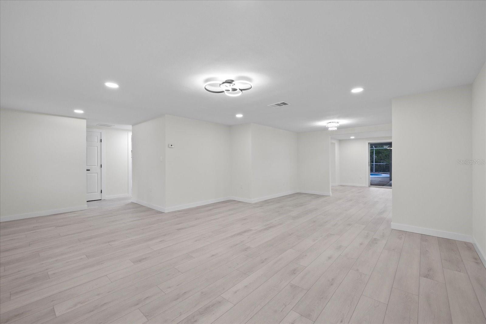 Image 21 of 42 For 15025 Shark Street