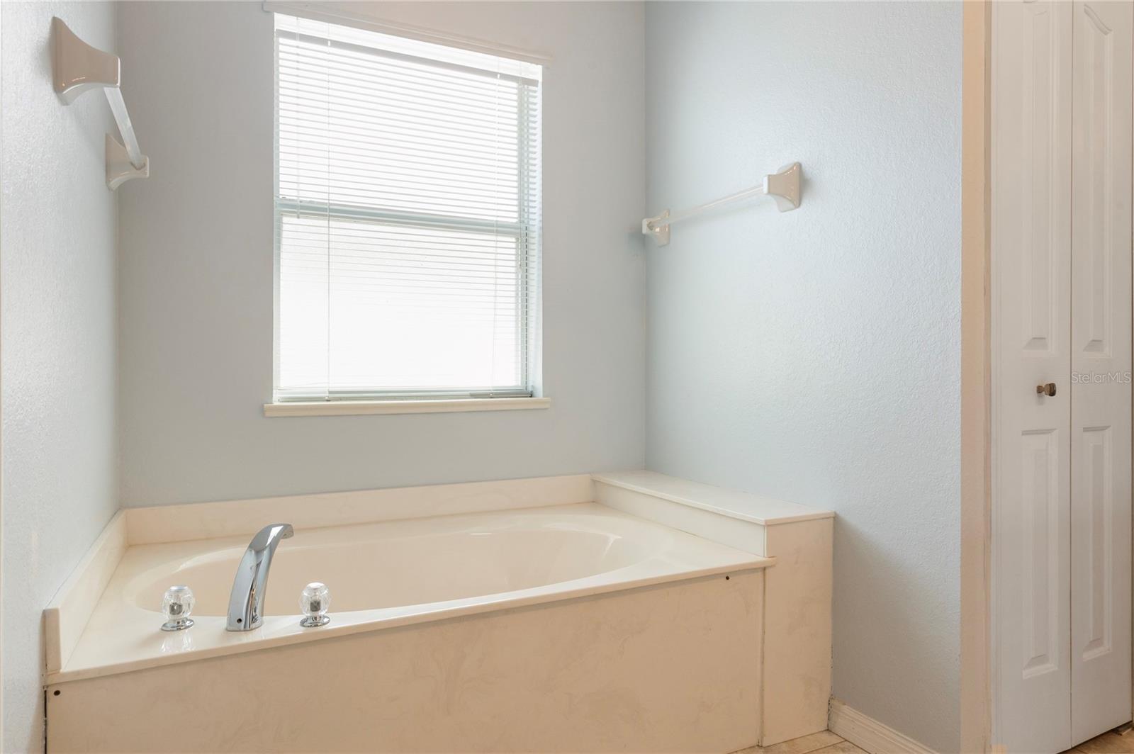 Image 17 of 34 For 4264 Michaler Street