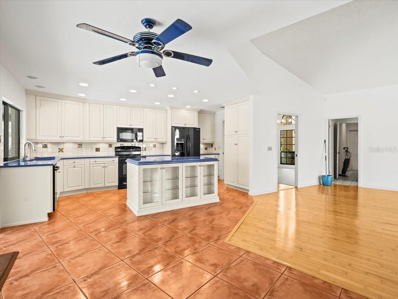 Image 21 of 56 For 13608 Lytton Way