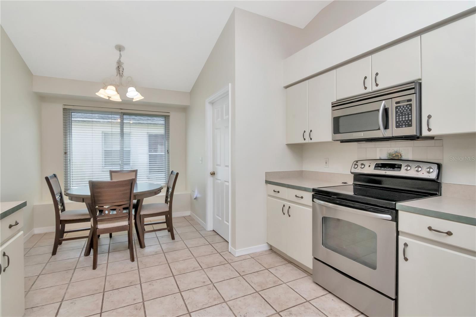 Image 16 of 39 For 30445 Tremont Drive