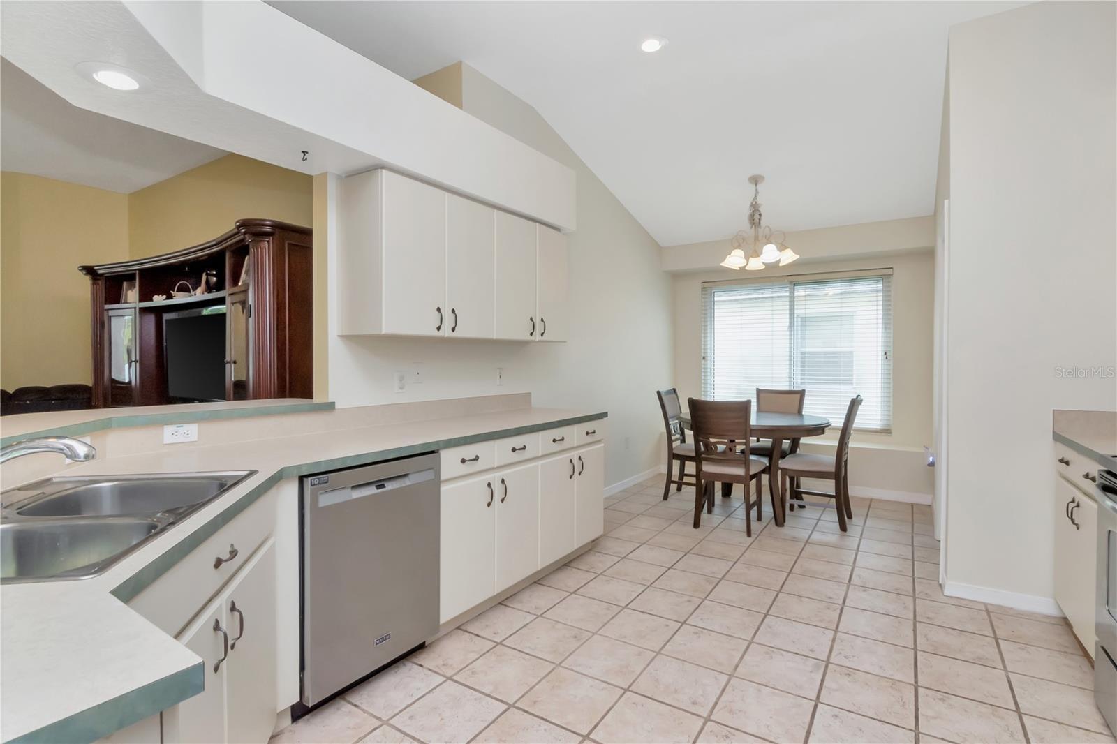Image 17 of 39 For 30445 Tremont Drive