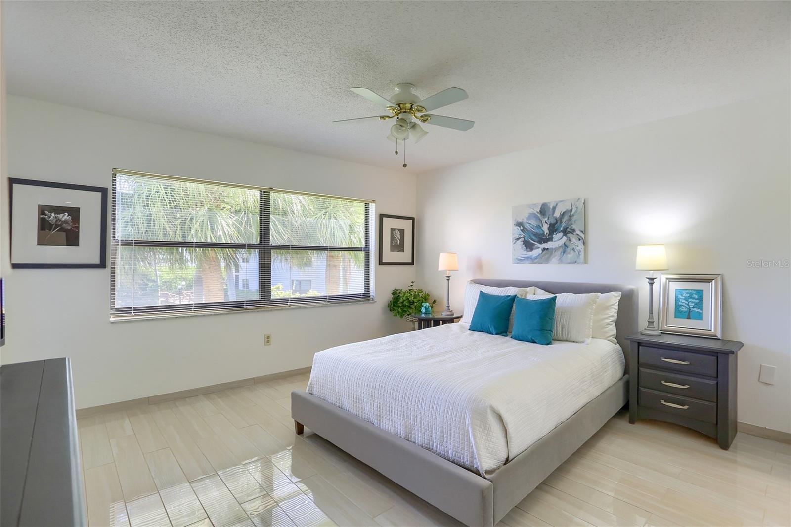 Image 12 of 29 For 1328 Pasadena Avenue S 207