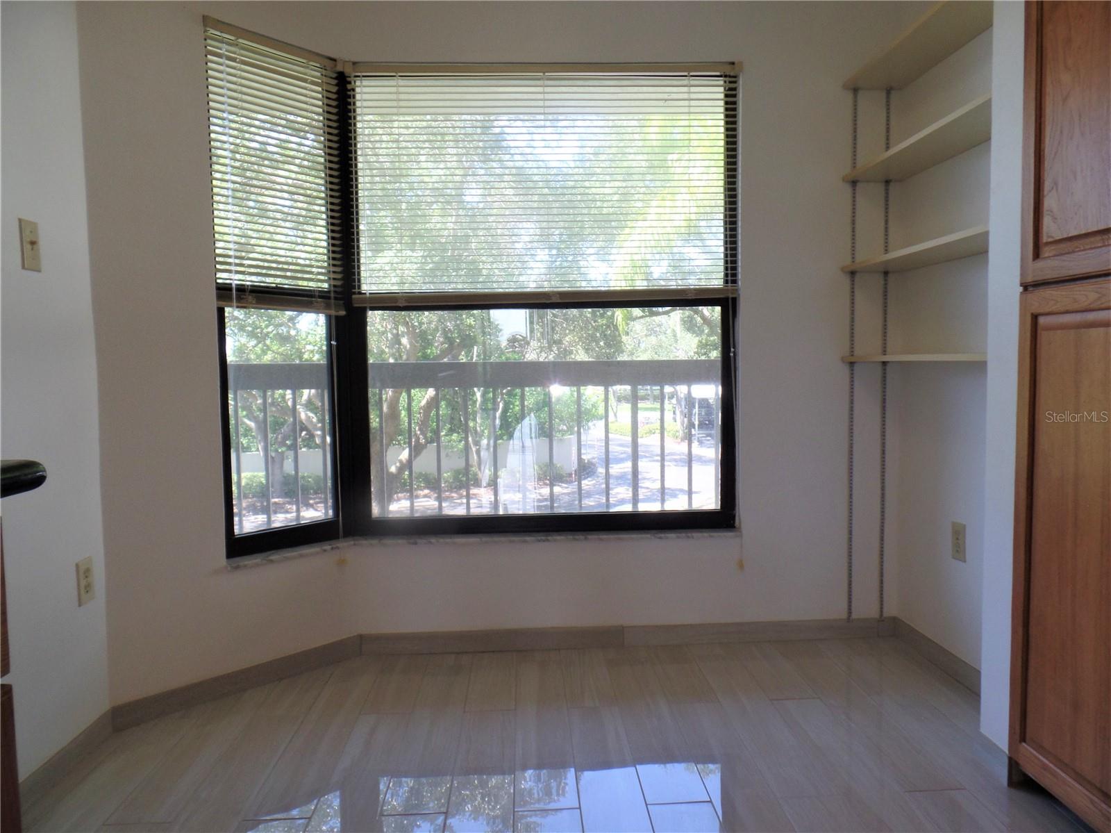 Image 5 of 29 For 1328 Pasadena Avenue S 207