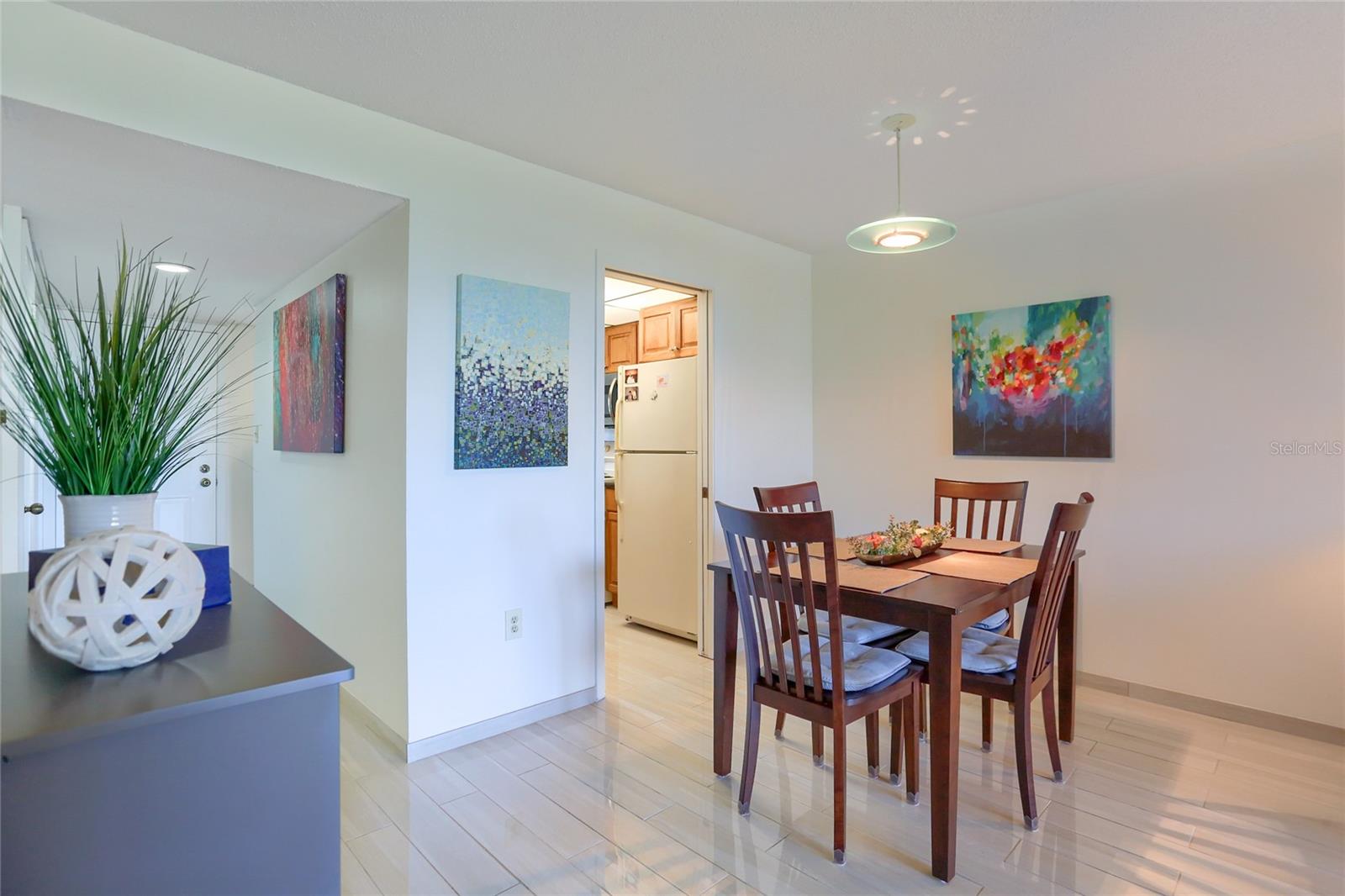 Image 6 of 29 For 1328 Pasadena Avenue S 207