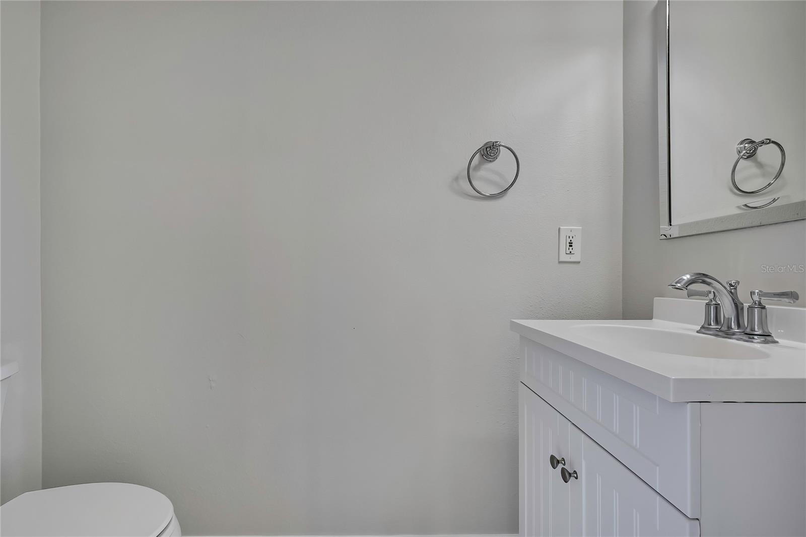Image 11 of 66 For 1402 Harbour Walk Road
