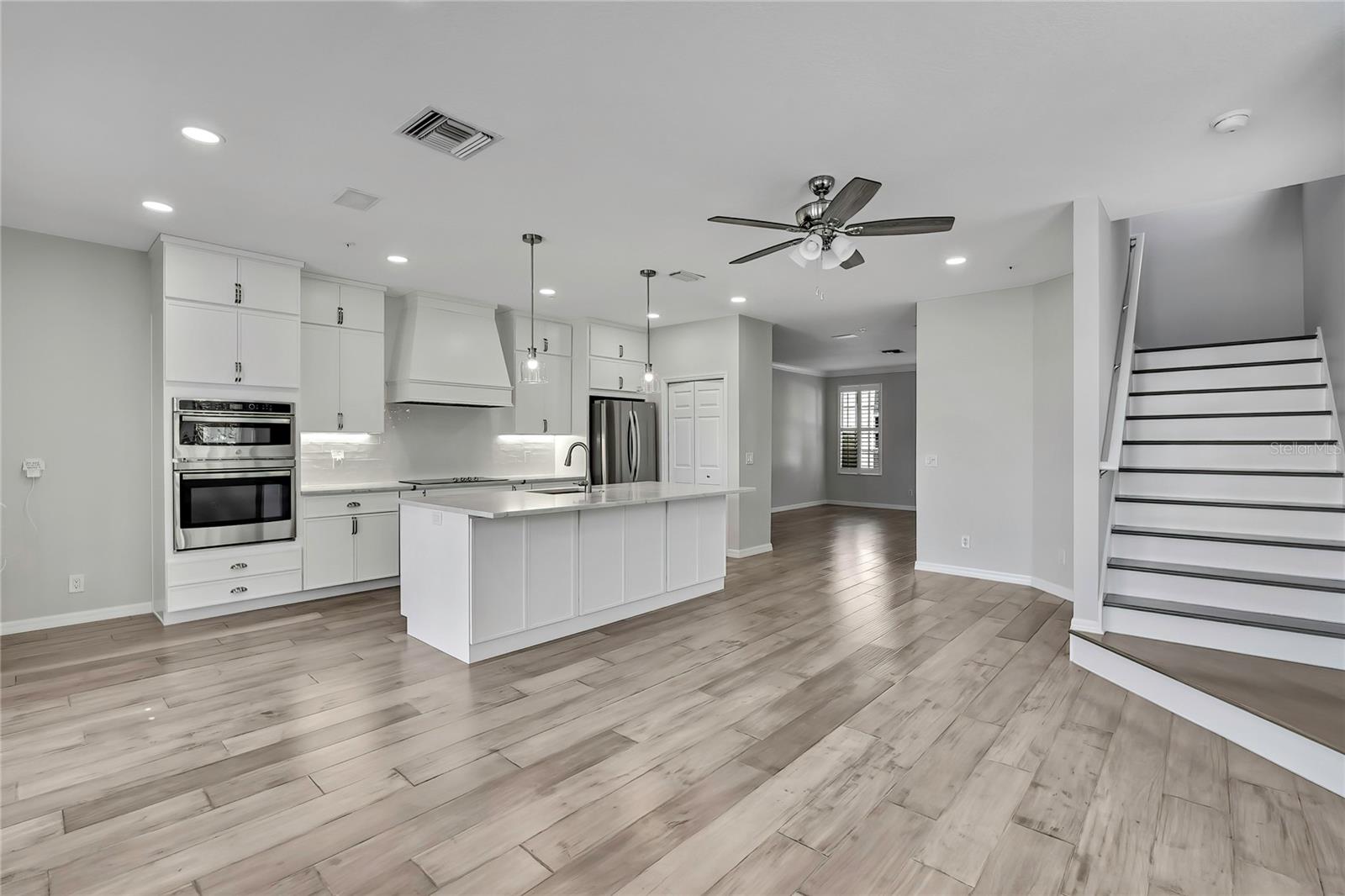 Image 19 of 66 For 1402 Harbour Walk Road