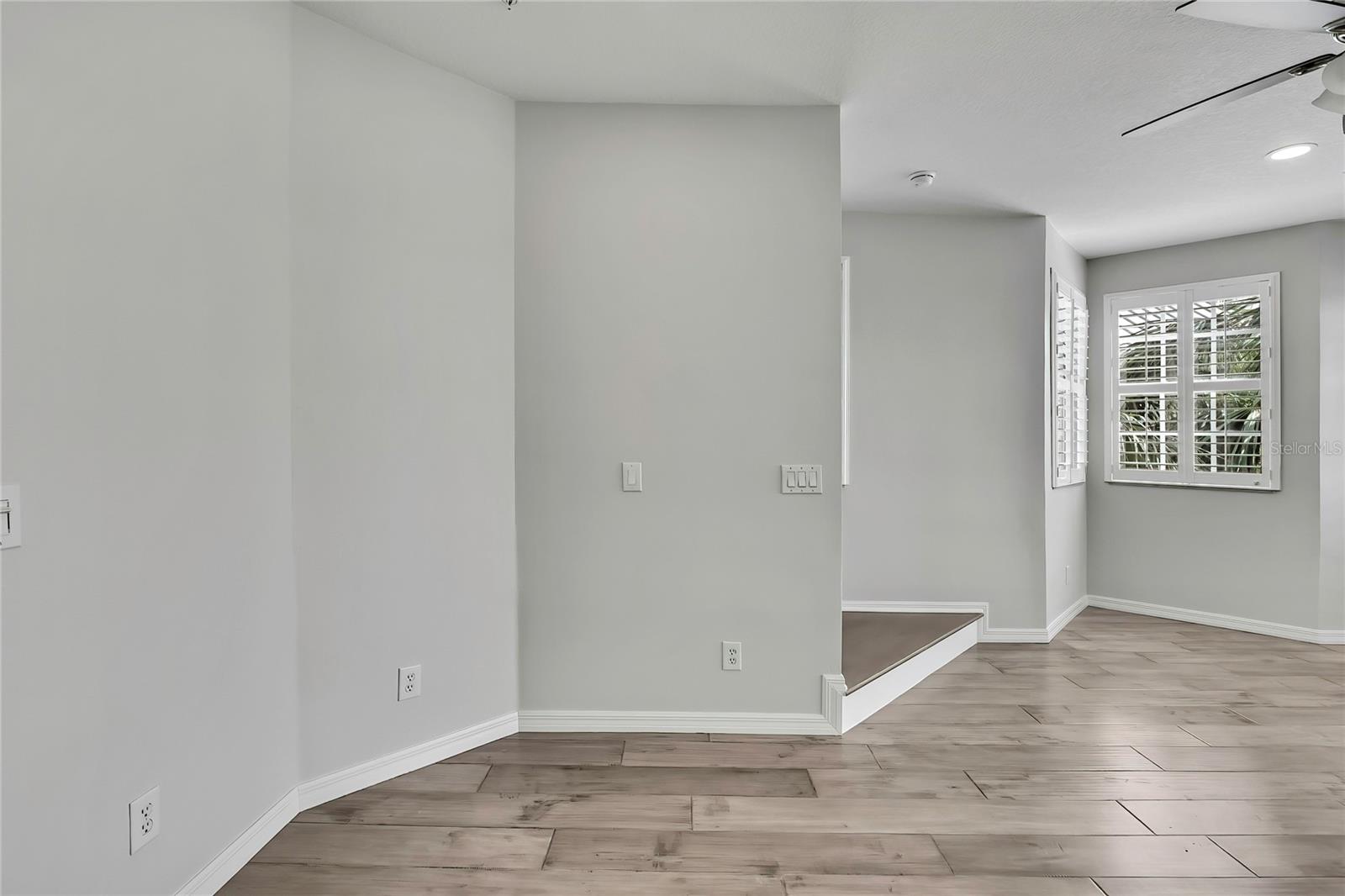 Image 31 of 66 For 1402 Harbour Walk Road