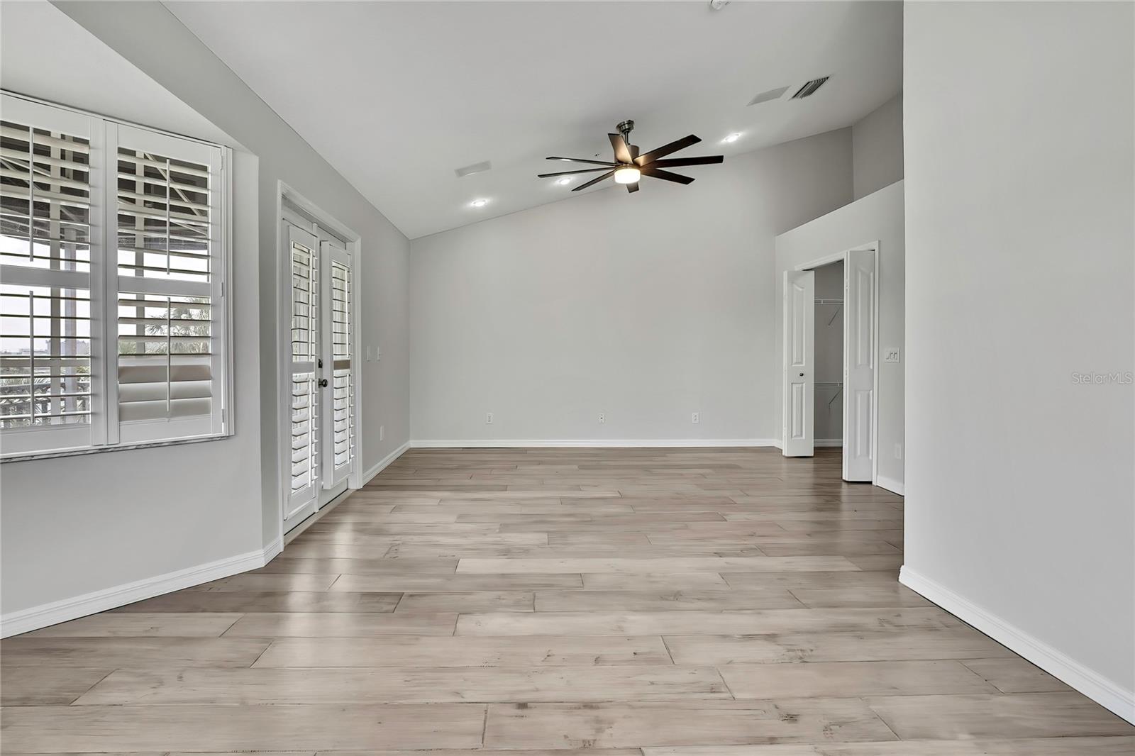 Image 37 of 66 For 1402 Harbour Walk Road