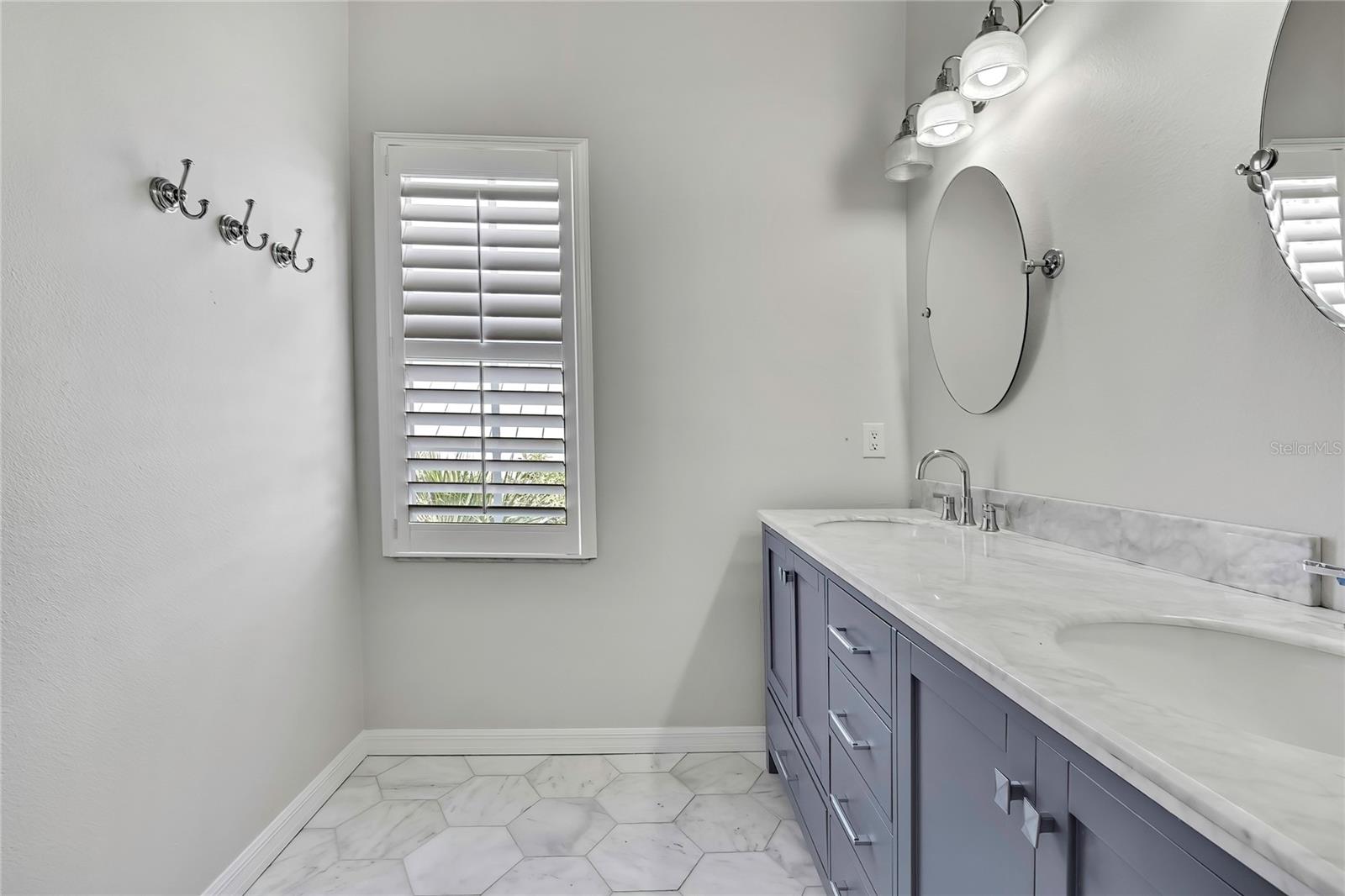 Image 40 of 66 For 1402 Harbour Walk Road