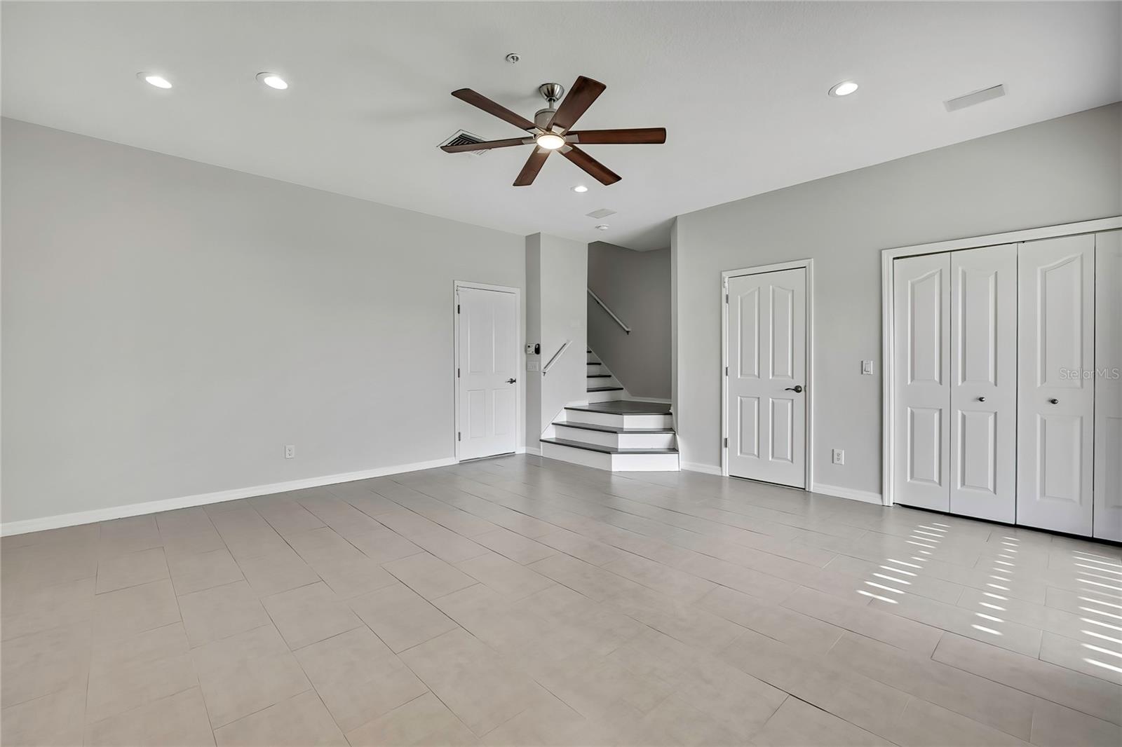 Image 8 of 66 For 1402 Harbour Walk Road