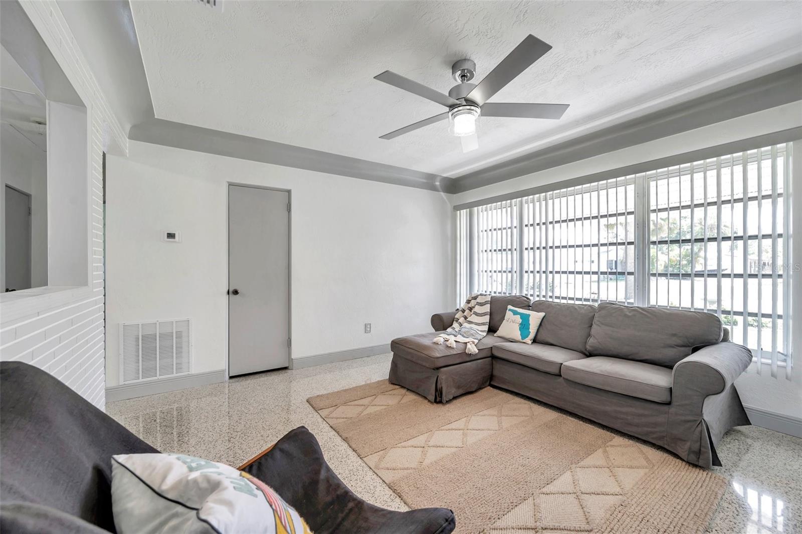 Image 6 of 27 For 3100 70th Street N