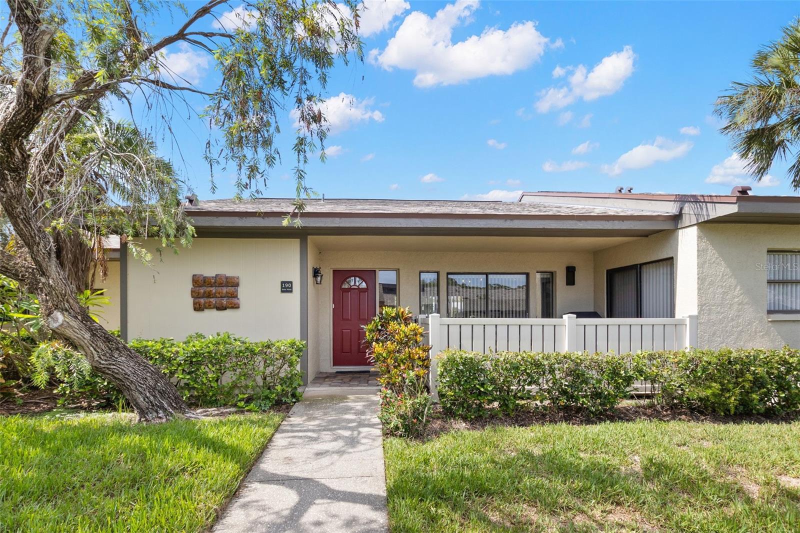 Details for 190 Dale Place, OLDSMAR, FL 34677