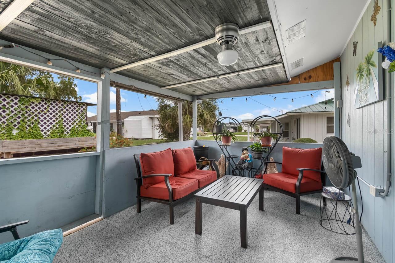 Image 23 of 27 For 1205 Desert Hills Drive