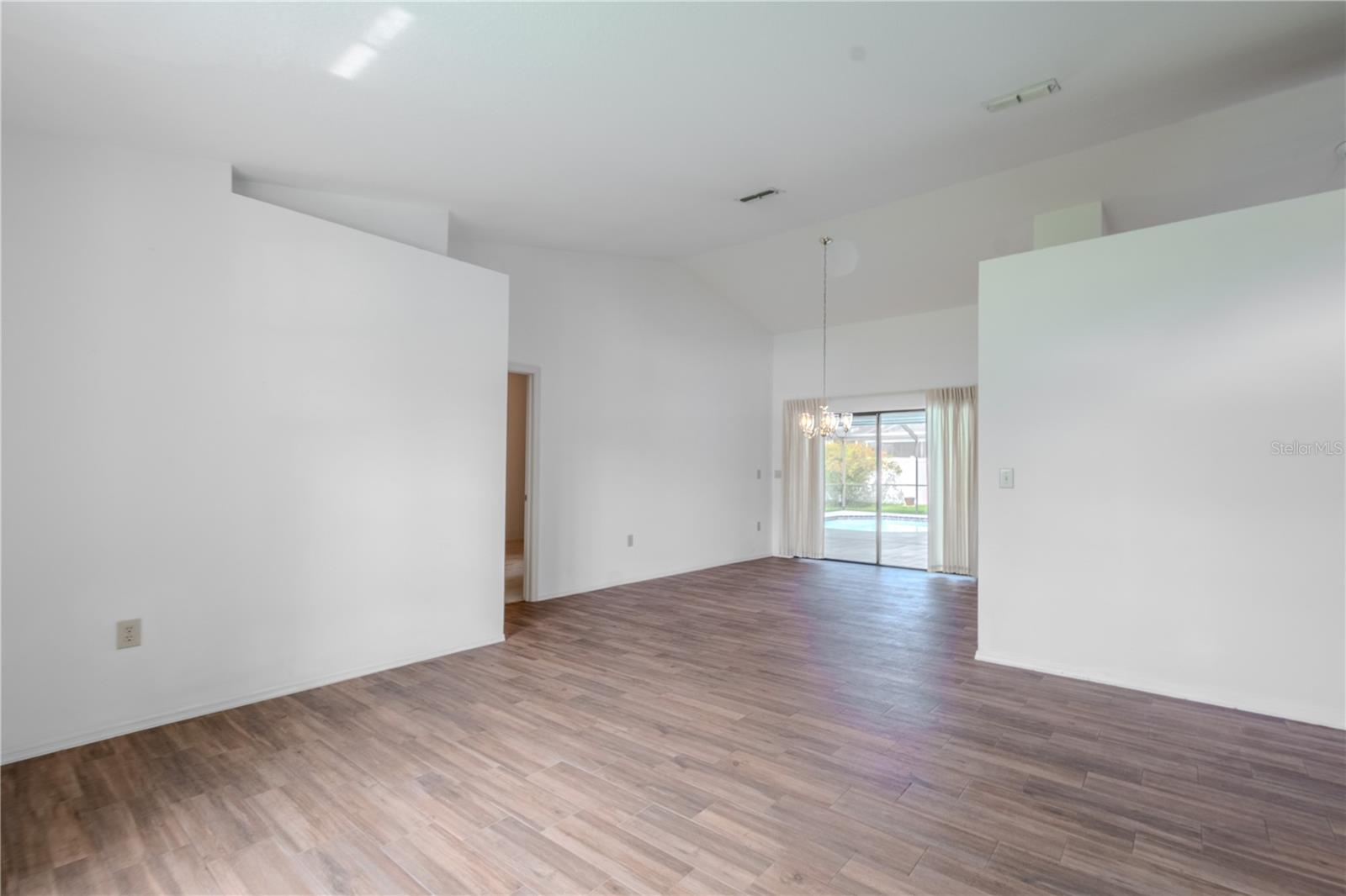 Image 7 of 51 For 1838 Eagle Ridge Boulevard