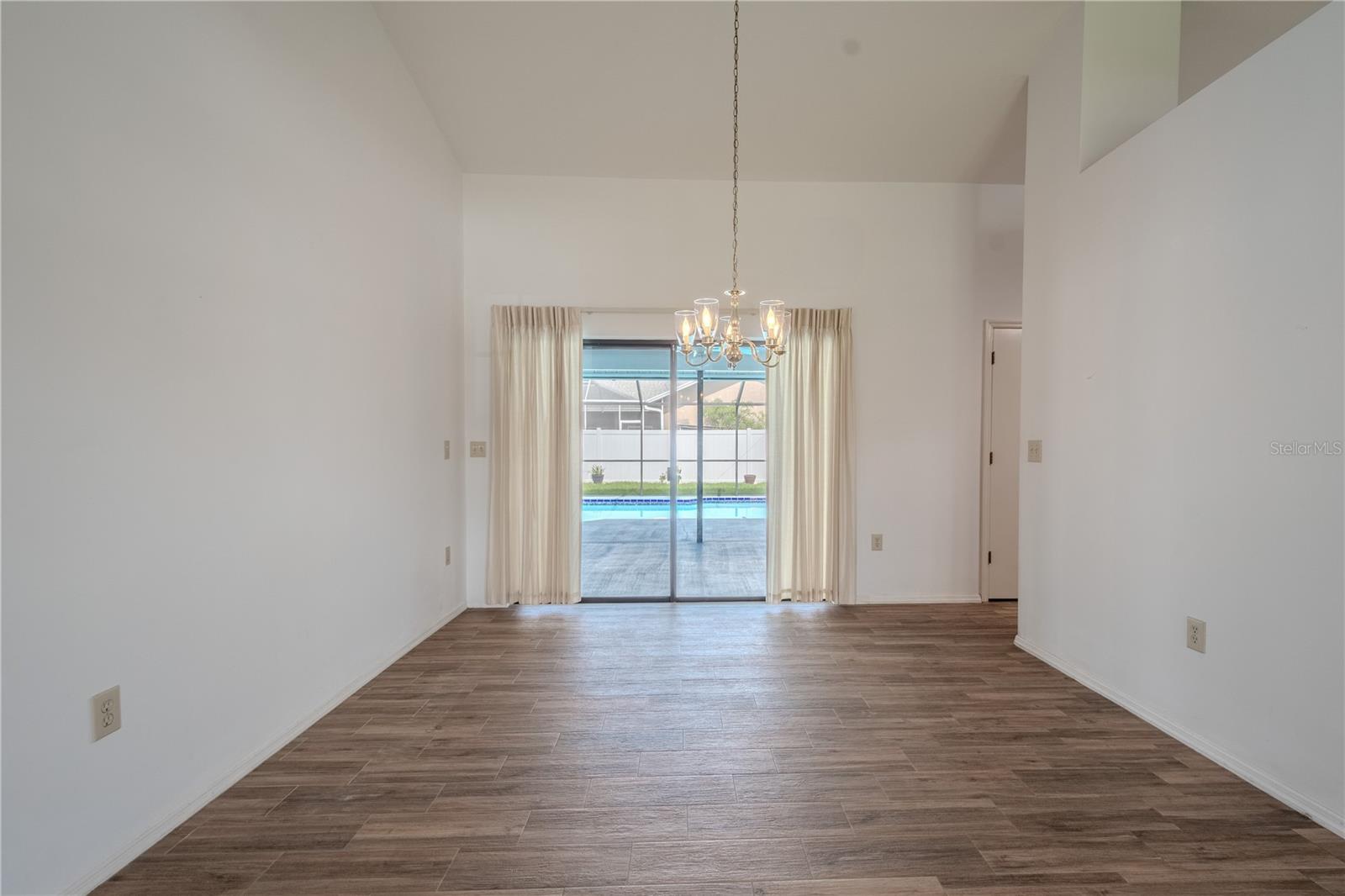 Image 8 of 51 For 1838 Eagle Ridge Boulevard