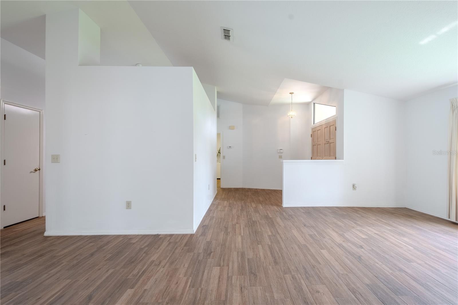 Image 9 of 51 For 1838 Eagle Ridge Boulevard