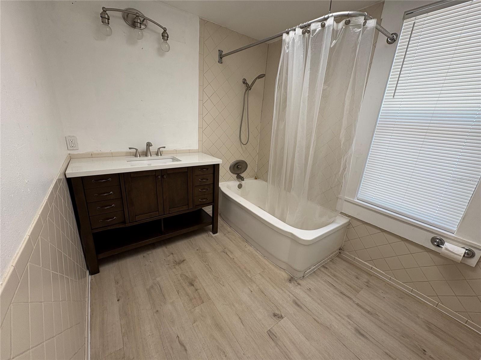 Image 10 of 30 For 420 5th Street N