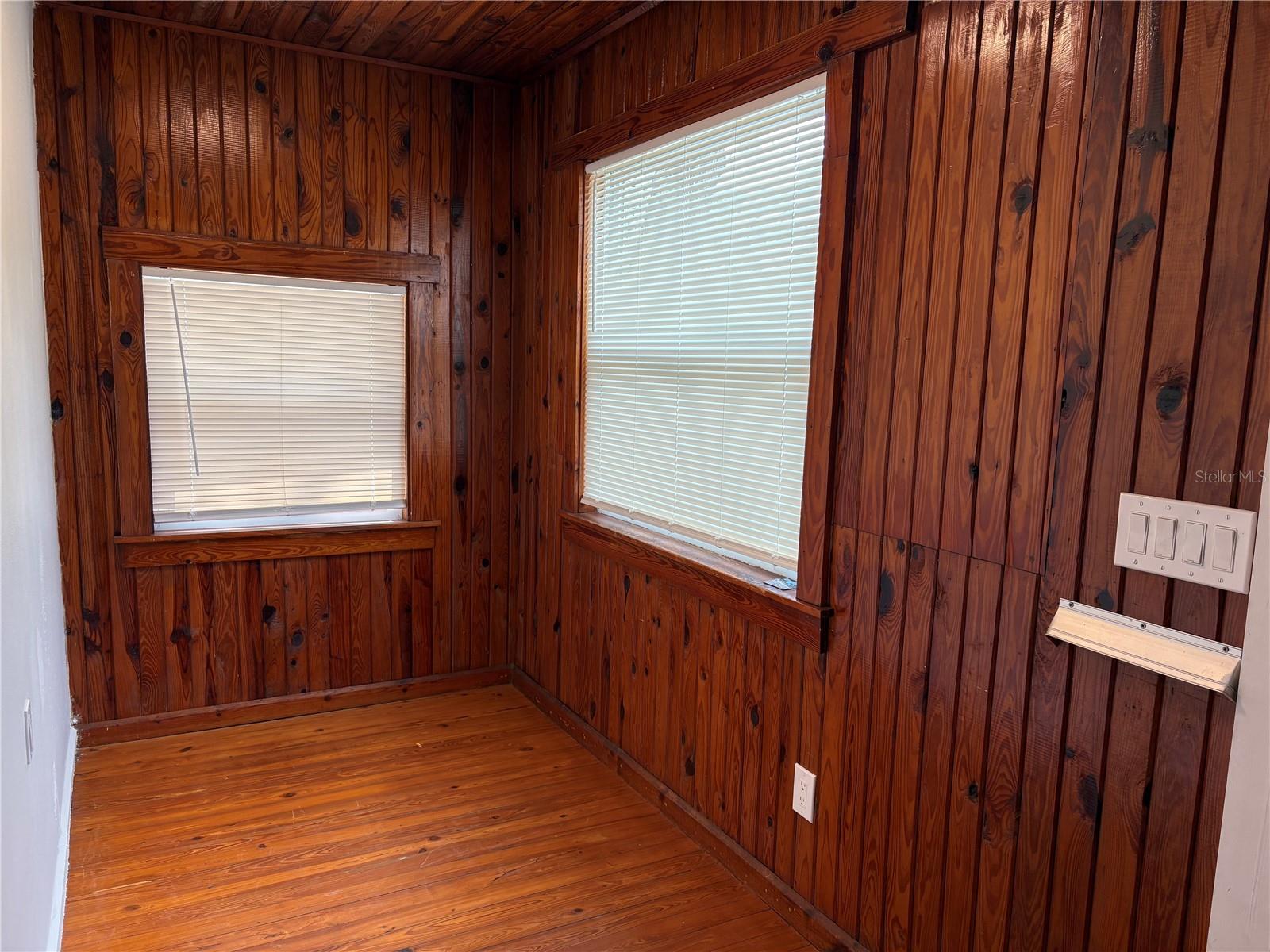 Image 15 of 30 For 420 5th Street N