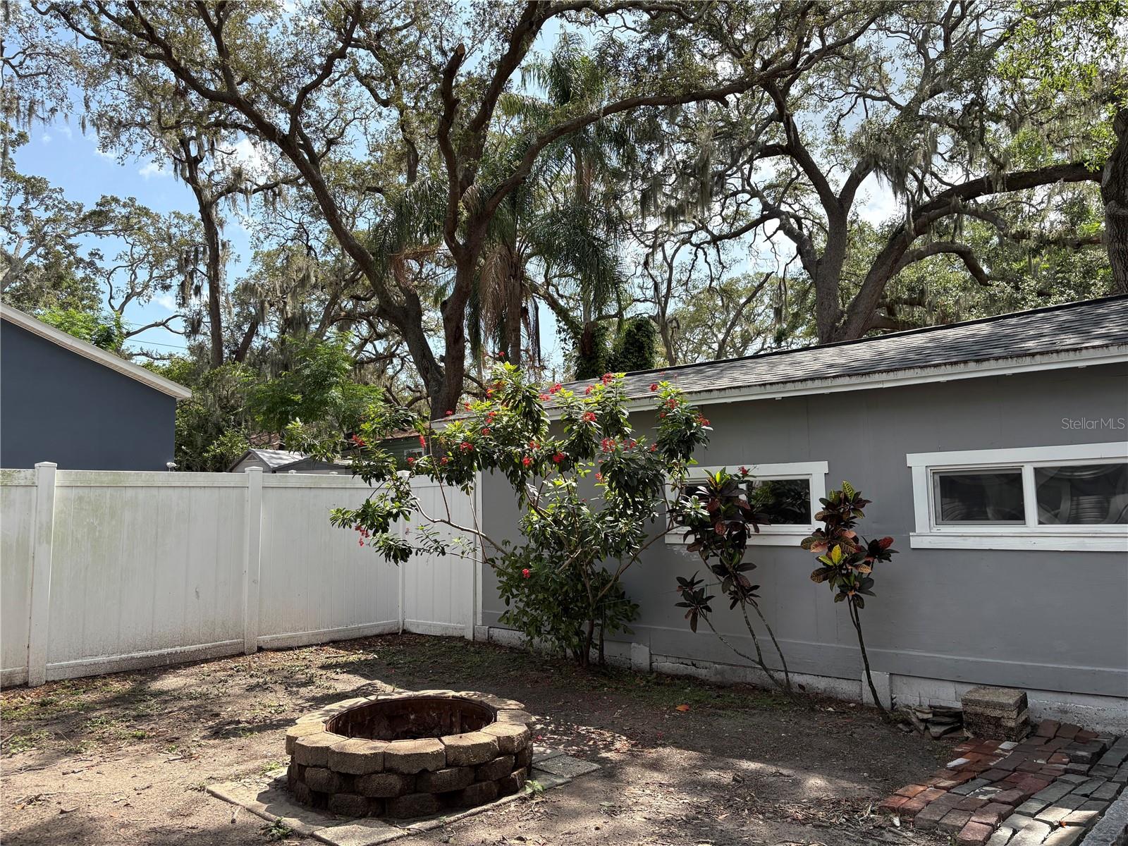 Image 16 of 30 For 420 5th Street N