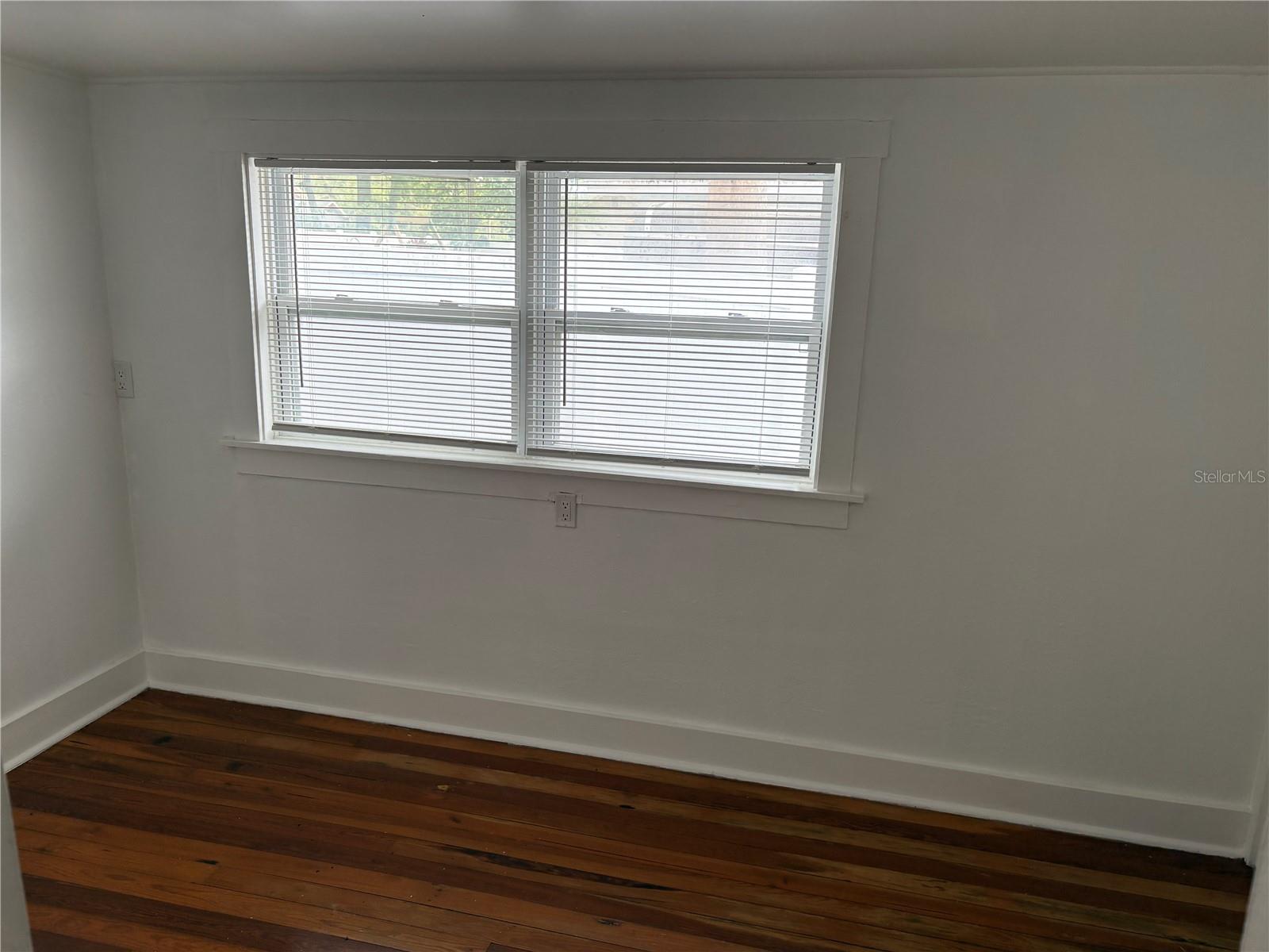 Image 17 of 30 For 420 5th Street N