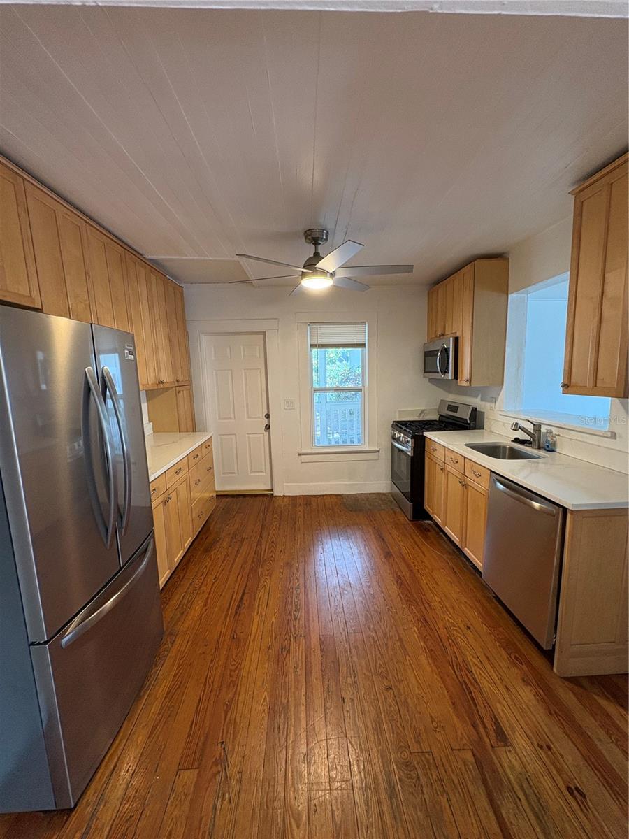 Image 7 of 30 For 420 5th Street N
