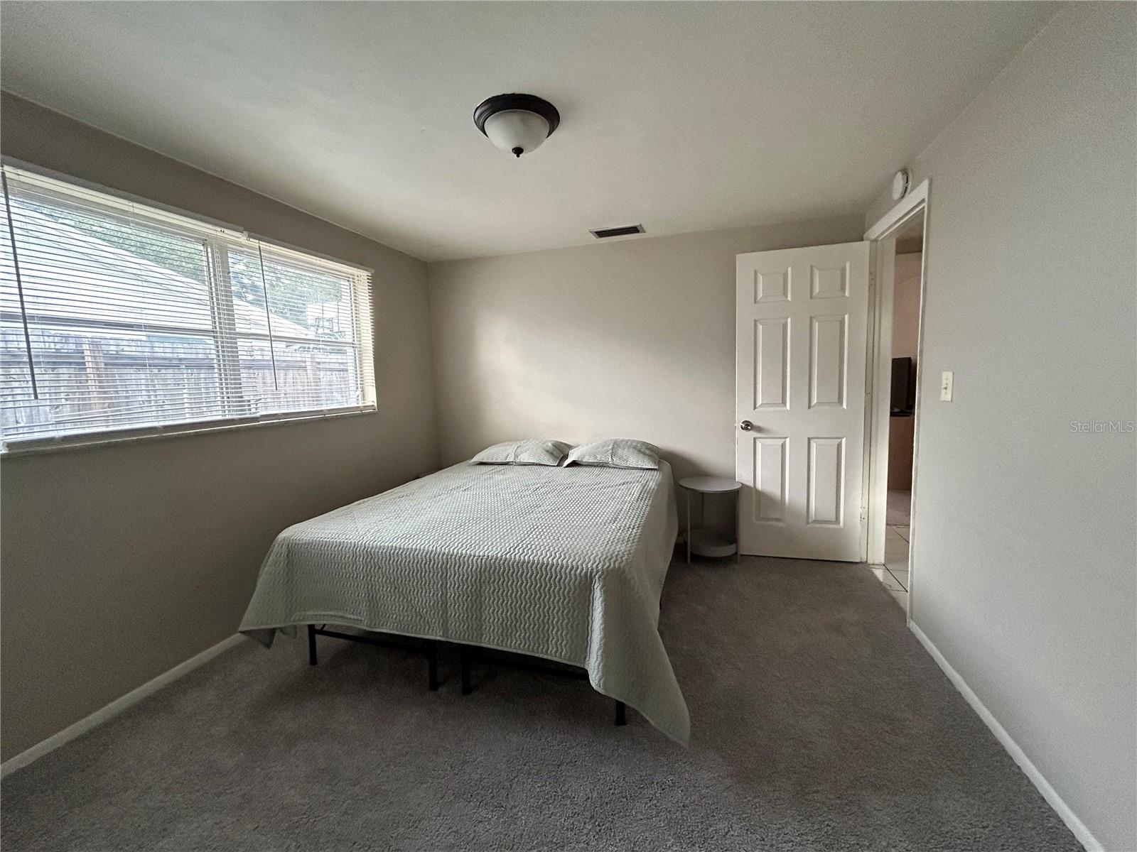 Listing photo id 17 for 3625 Windham Drive