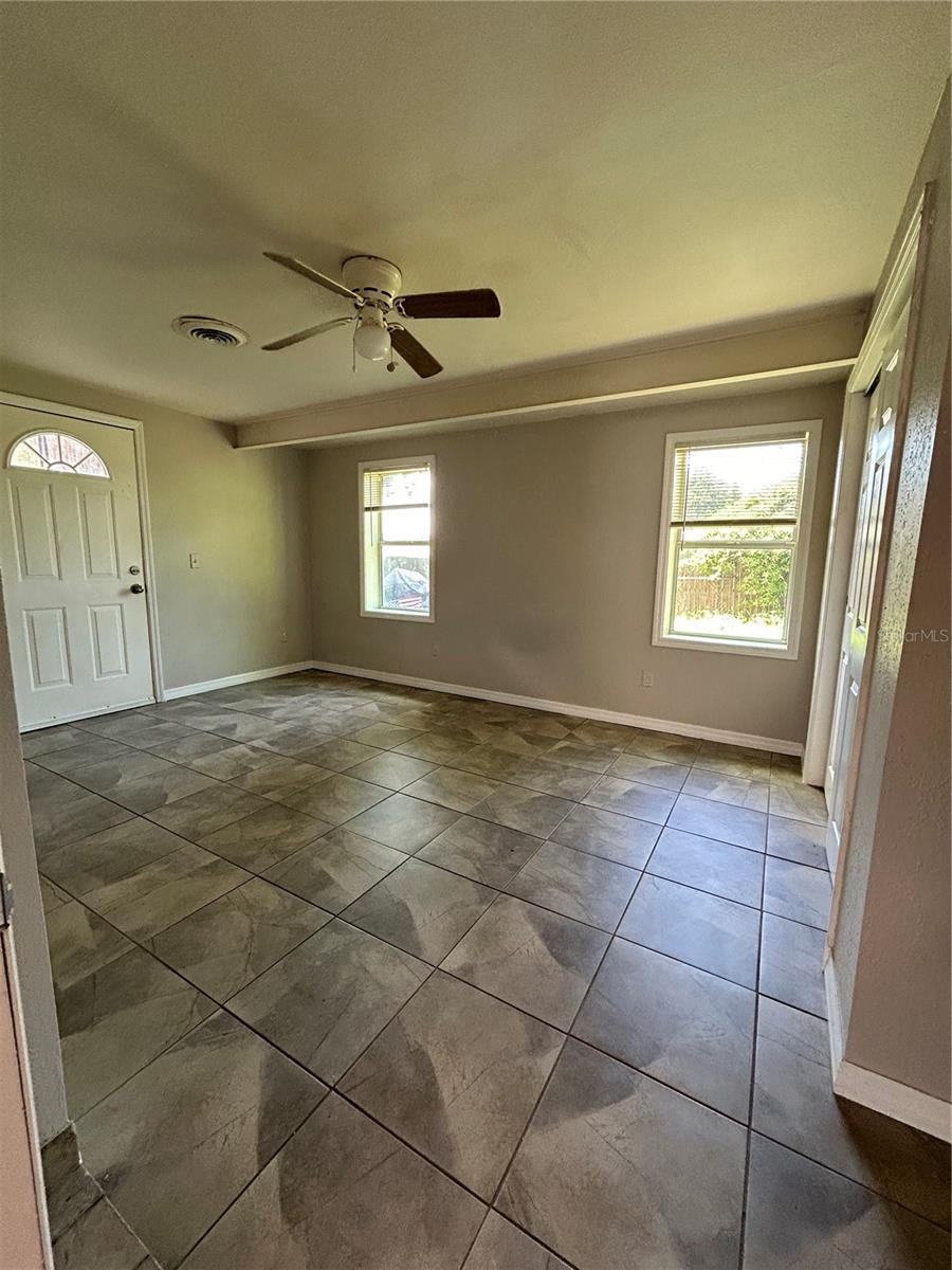 Listing photo id 19 for 3625 Windham Drive