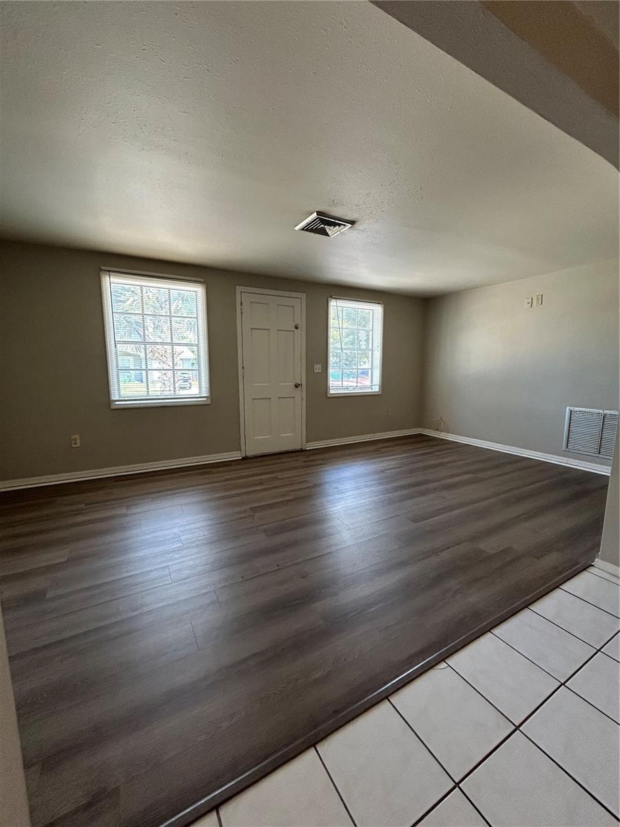 Listing photo id 7 for 3625 Windham Drive