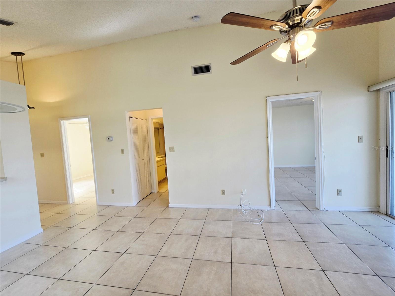 Image 10 of 36 For 6802 Stones Throw Circle N 14206