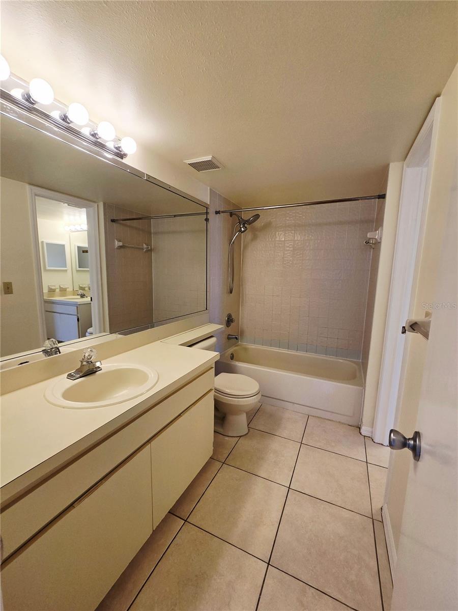 Image 15 of 36 For 6802 Stones Throw Circle N 14206