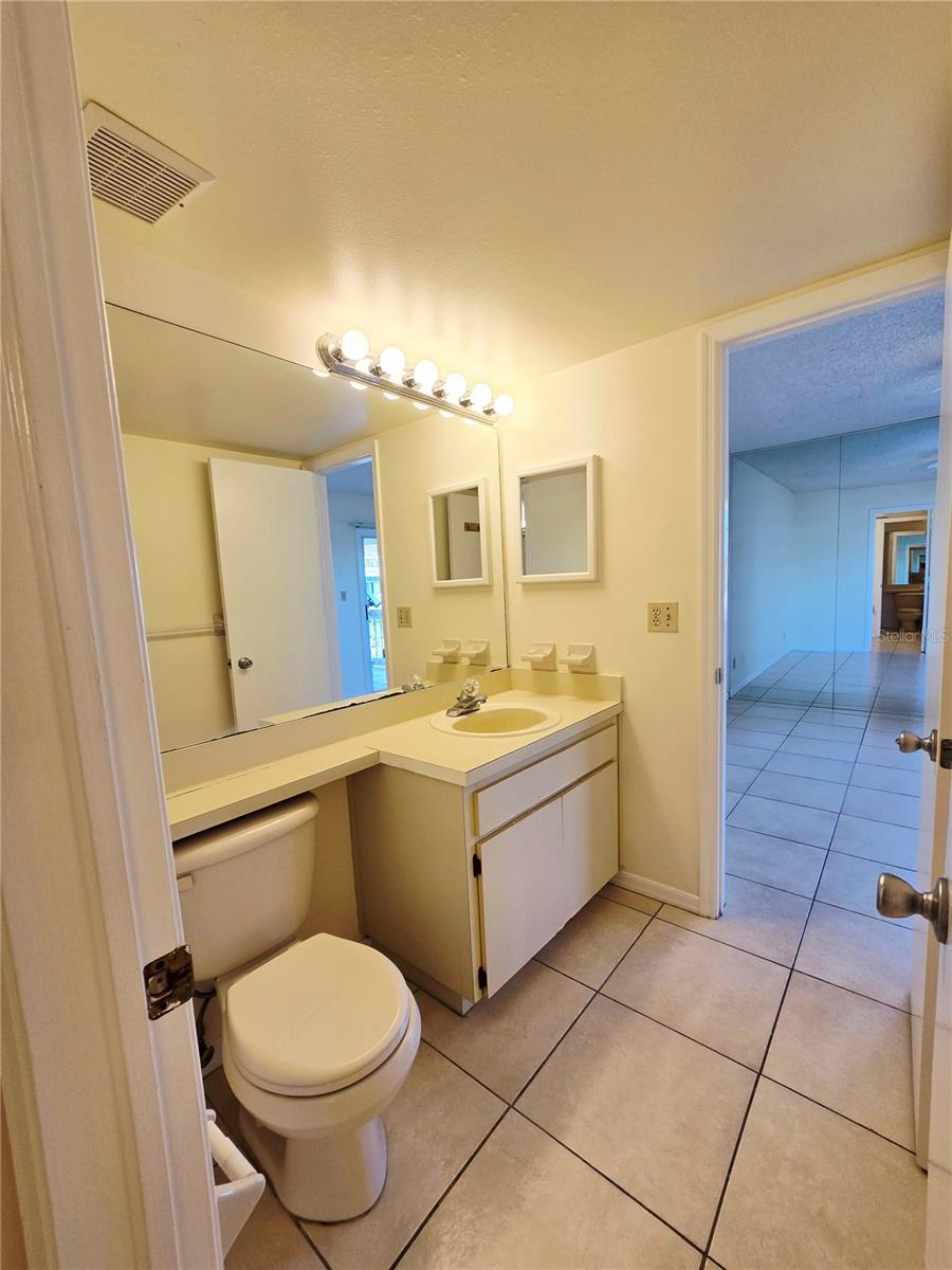 Image 17 of 36 For 6802 Stones Throw Circle N 14206