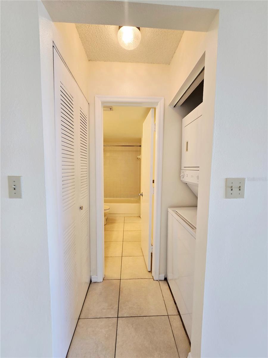 Image 19 of 36 For 6802 Stones Throw Circle N 14206