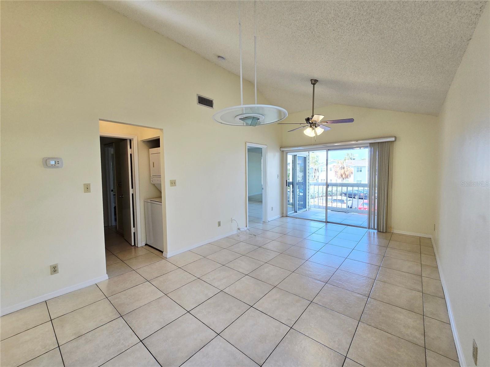 Image 21 of 36 For 6802 Stones Throw Circle N 14206