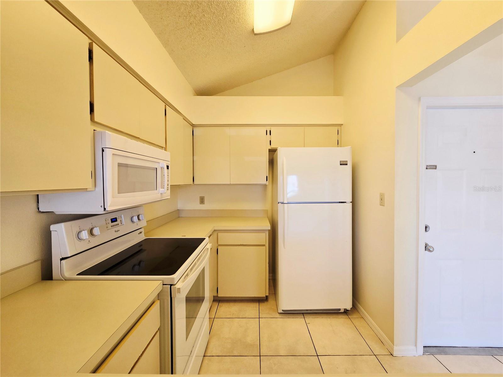 Image 4 of 36 For 6802 Stones Throw Circle N 14206