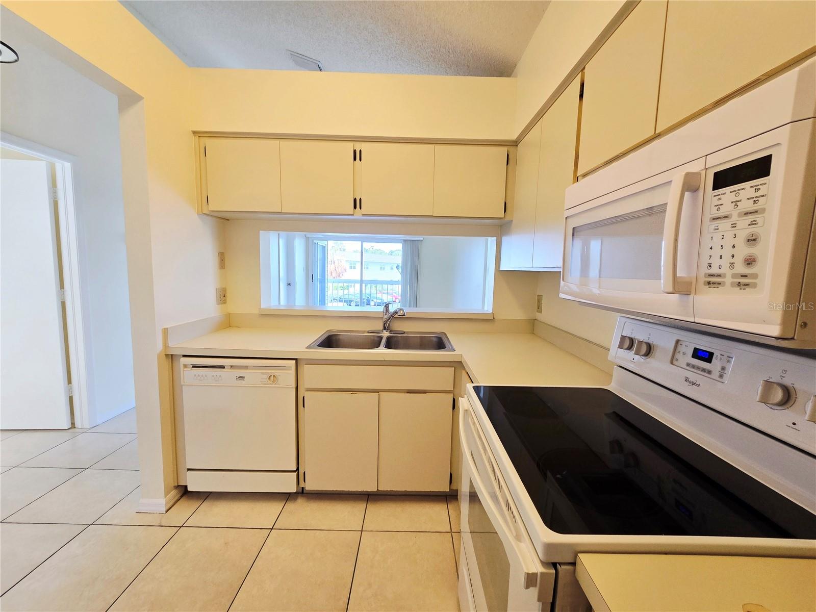 Image 5 of 36 For 6802 Stones Throw Circle N 14206