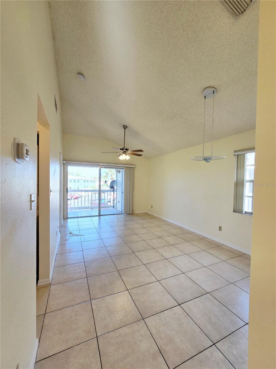 Image 8 of 36 For 6802 Stones Throw Circle N 14206