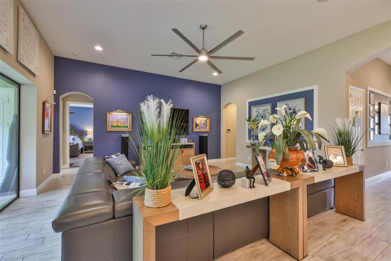Listing photo id 10 for 6016 Shadowlake Drive