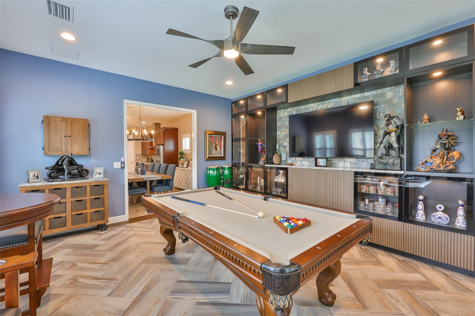 Listing photo id 23 for 6016 Shadowlake Drive