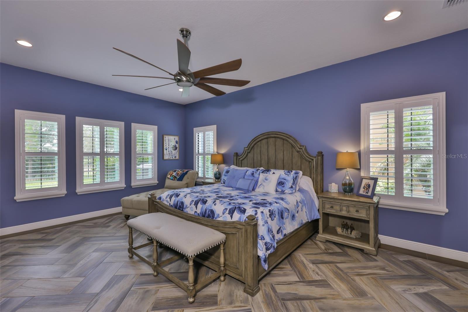 Listing photo id 27 for 6016 Shadowlake Drive
