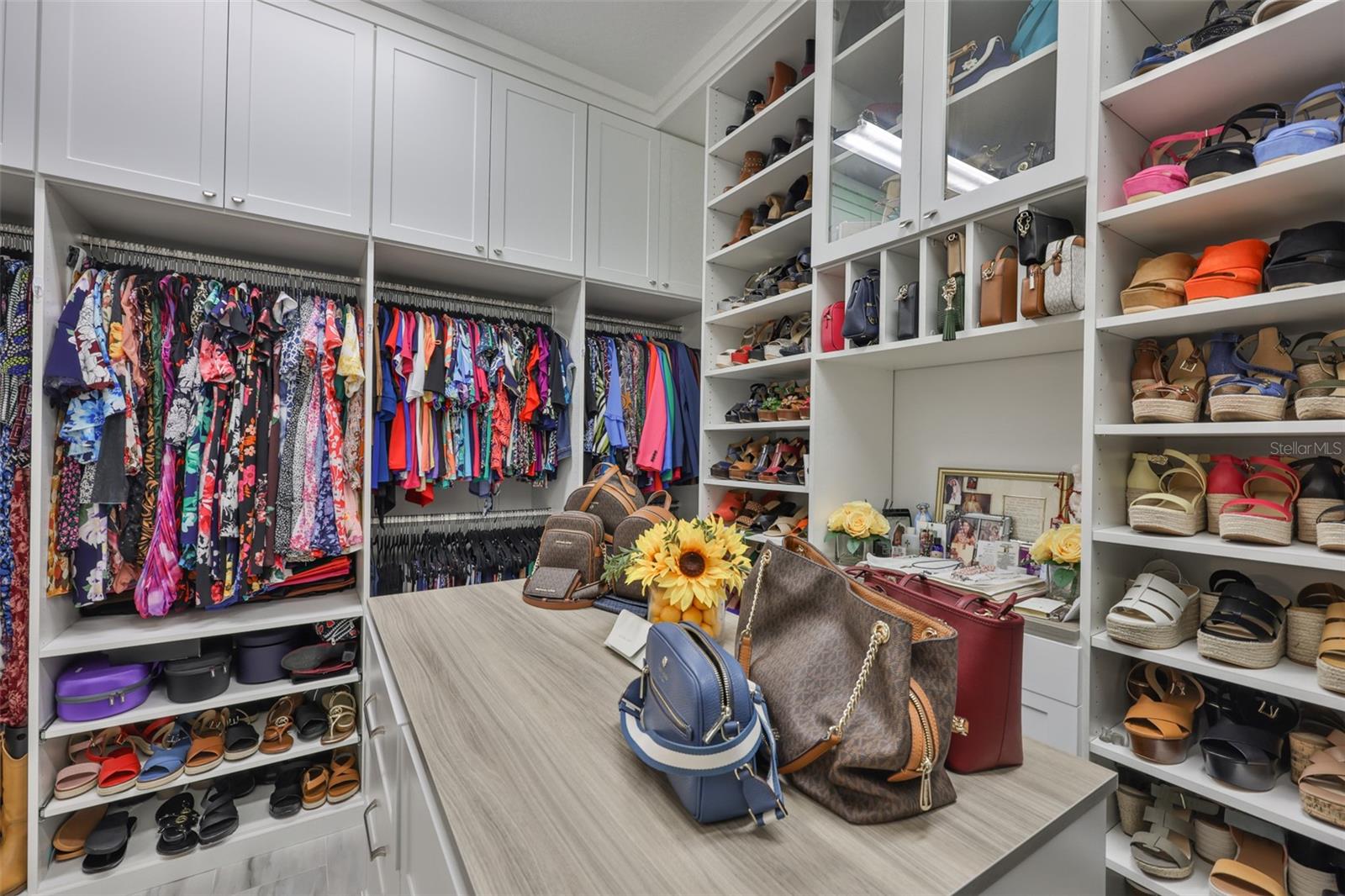 Listing photo id 33 for 6016 Shadowlake Drive