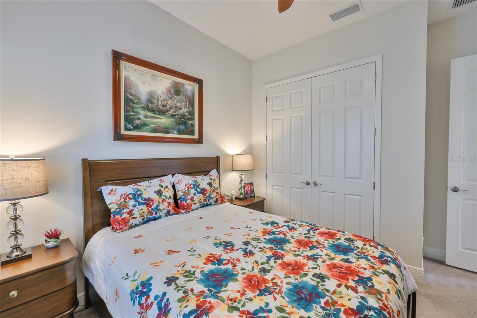 Listing photo id 36 for 6016 Shadowlake Drive
