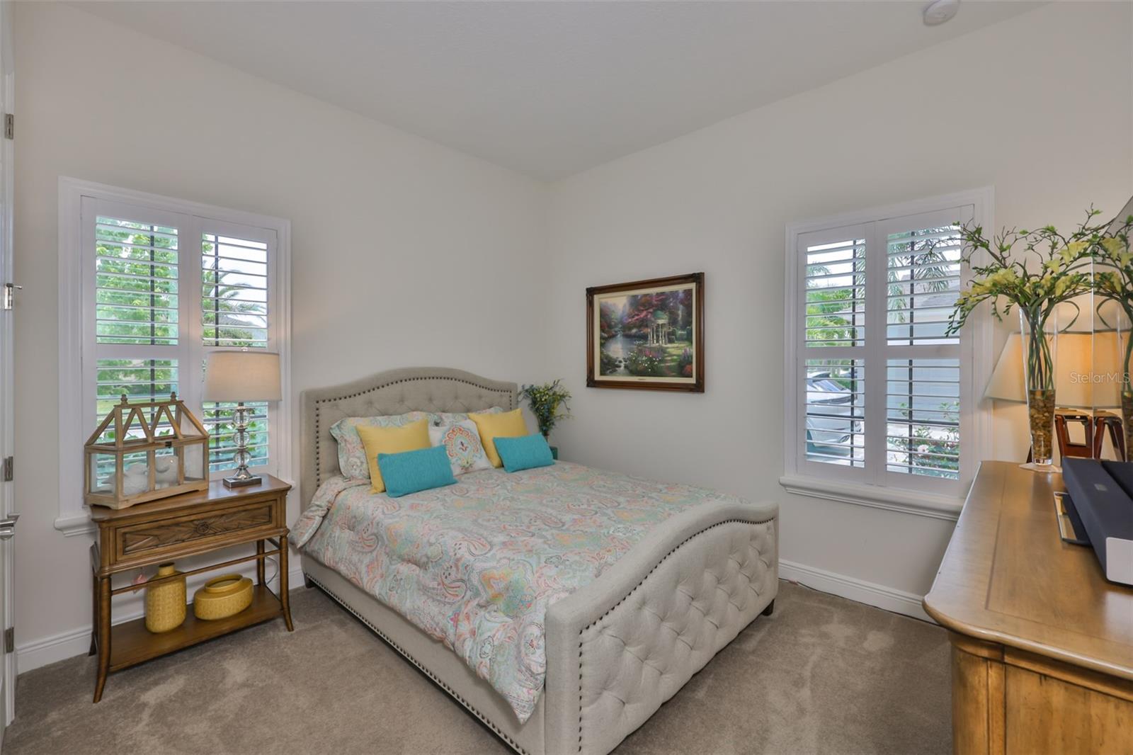 Listing photo id 38 for 6016 Shadowlake Drive